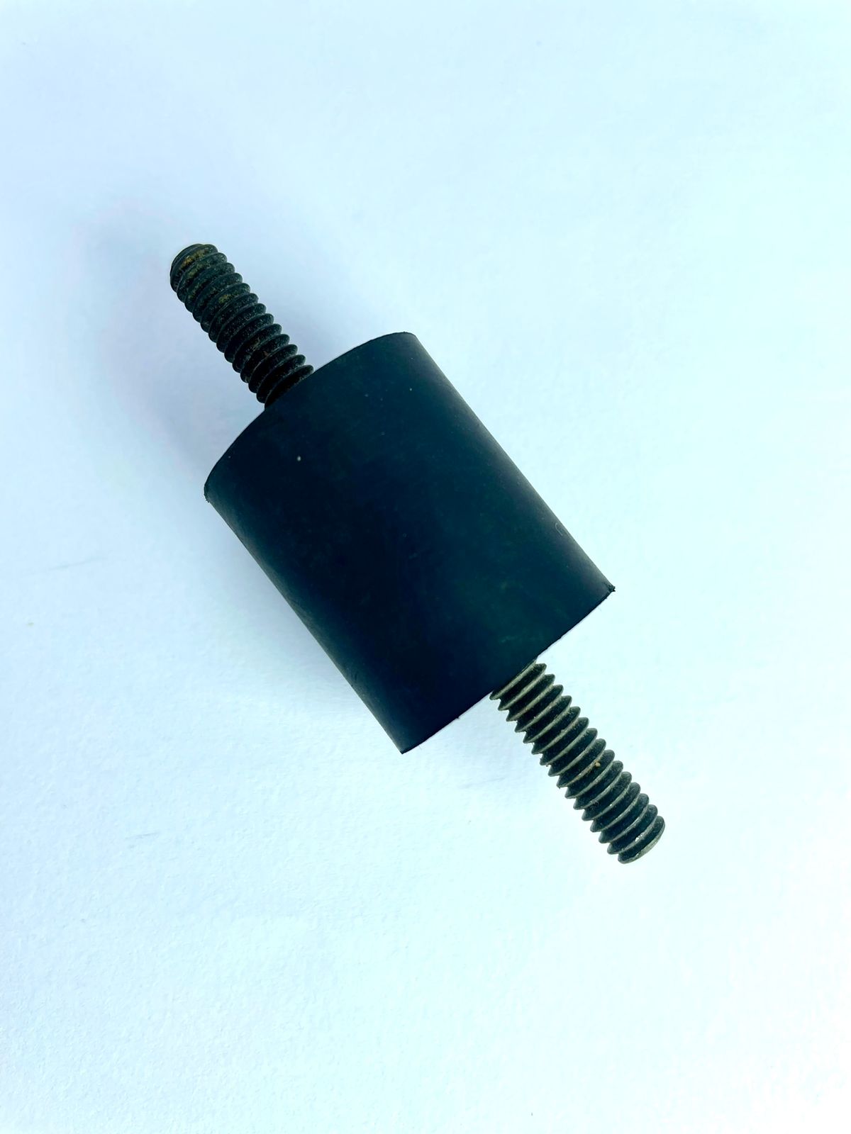 Z2494 - AMORTECEDOR ISOLAMENTO - COLHEITADEIRA - NEW HOLLAND: 84131033